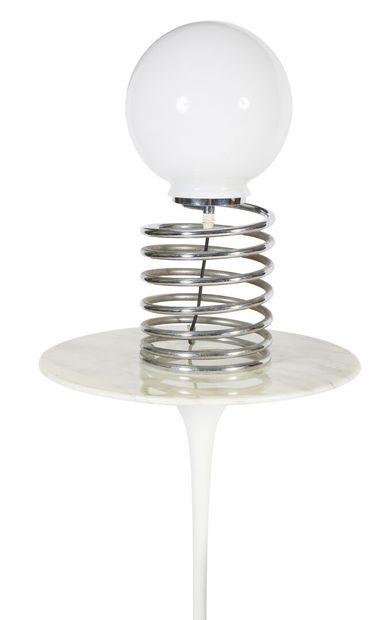 null Ingo MAURER (1932-2019) 

Lampe de table, modèle " ressort ", à pied spiralé...