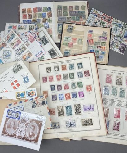 Fort lot de timbres en carnet et vrac, dont:...