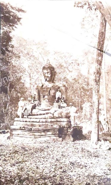 null 1925-1929 
Souvenirs d'Angkor
Une vingtaine de tirages sur papier albuminé.
On...