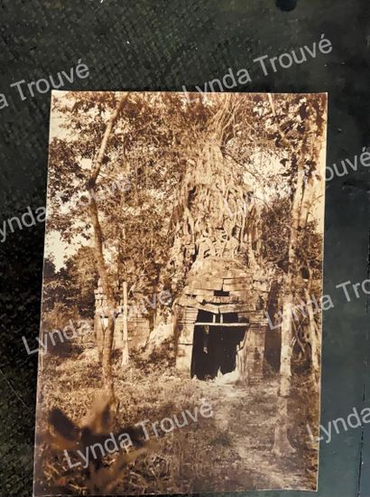 null 1925-1929 
Souvenirs d'Angkor
Une vingtaine de tirages sur papier albuminé.
On...