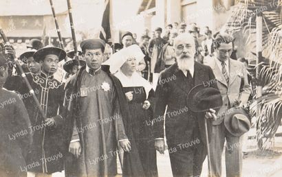 null 1932
HUONG KI. Photographe officiel de la cour à Hanoï
Le retour de S.M Bao...