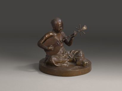 null ECOLE DES ARTS APPLIQUES DE GIA DINH.
Jeune femme à la mandoline. 
Statue en...