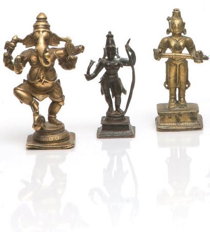 Statues de Ganesh, Rama et possiblement Annapurna...