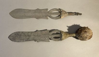 null Set comprising:
- Execution knife, wooden handle. Lobala/Bangala, DRC. 
Length:...