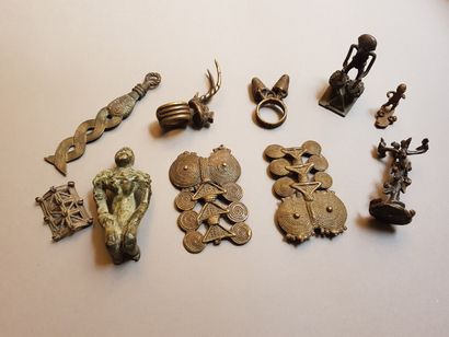 null Lot of 20 bronze weights with rider and other decorations (characters, animals,...