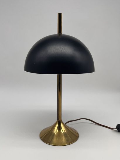 null Attribué à Pierre DISDEROT (1920-1991)
Petite lampe à poser modèle dit " champignon...