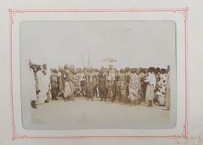 null [Afrique de l'Ouest].
Album souvenir de la mission coloniale contenant 94 tirages...