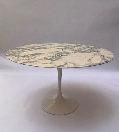 null Eero SAARINEN (1910-1961) pour Knoll International
Table modèle " Tulip ", à...