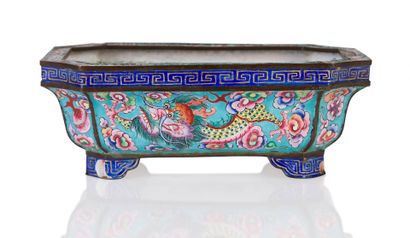 null Small rectangular four-sided planter in phap lam enamel on copper decorated...
