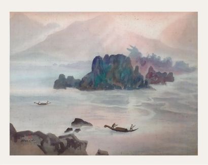 null NANG HIEN (1921-2014). Baie d'Along. Peinture sur soie datée 1982, signature...