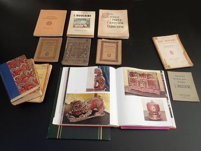 null Un ensemble de 13 ouvrages rares sur l'Indochine

- Lettres annamites, Jean...