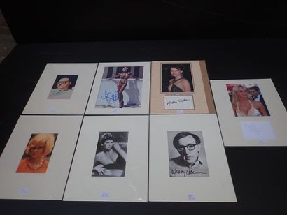 null Sept photographies de personnalités avec autographes originaux, présentées avec...