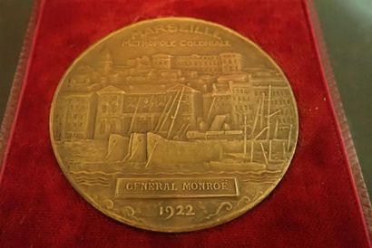 null Marseille Exposition Nationale coloniale 1922. Grande médaille en bronze de...