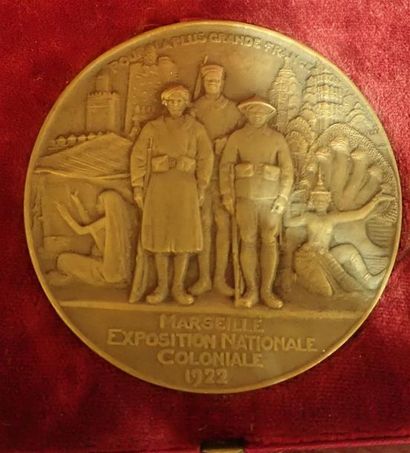 null Marseille Exposition Nationale coloniale 1922. Grande médaille en bronze de...