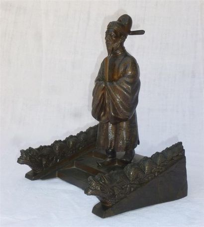 null Kinichiro Ishikawa (1871-1945) 

Sculpture en bronze à patine brune représente...