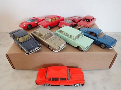 null Norev. Corgi Toys. Marklin. Mercury. Politoys. 9 véhicules dont Lancia Flaminia....