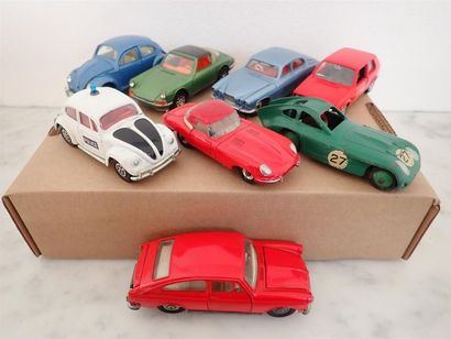 null Corgi Toys. DTA. 8 véhicules dont Juguar Type E. Jaguar Mark X. Porsche Targa...