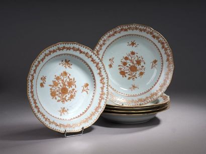 null 6 assiettes creuses en porcelaine de la Compagnie des Indes. XVIIIème siècle....