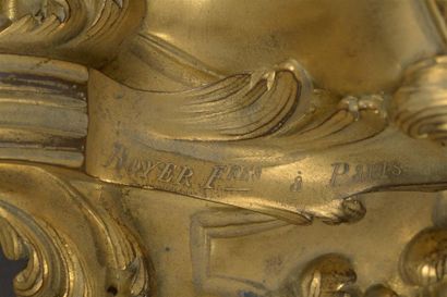 null Paire de candélabres en bronze doré de style Louis XV à 5 lumières. Signés Boyer...