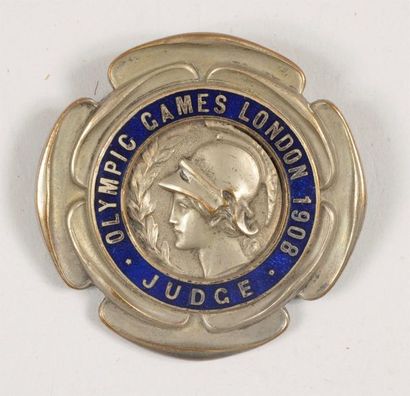 null Badge officiel de juge en bronze argenté et émail. Par Vaughton. Diamètre 57...
