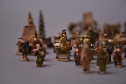 null Ensemble d'environ 75 sujets miniatures en céramique à glaçure comprenant des...