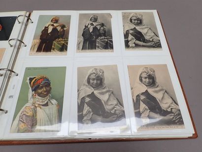 null 1900

Cartes postales d'Algérie : Enfants d'Algérie

Album moderne à l'italienne...