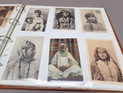 null 1900

Cartes postales d'Algérie : Enfants d'Algérie

Album moderne à l'italienne...