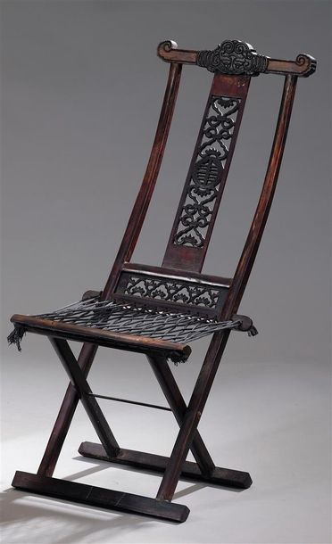 null Chaise pliante en bois exotique, le dossier ajouré du symbole Shu de la longévité...
