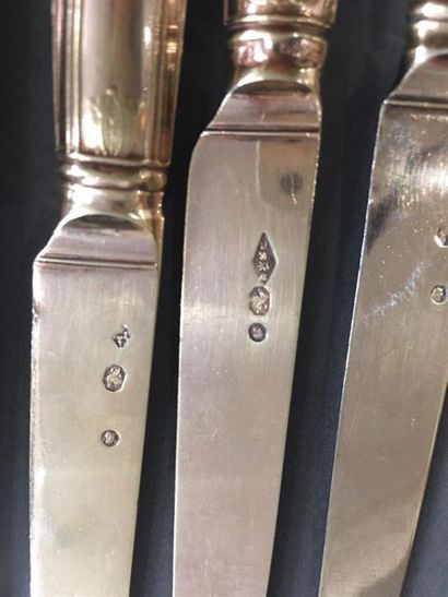 null Lot de six couteaux à entremets en vermeil Paris 1798/1809, certains par Francois...