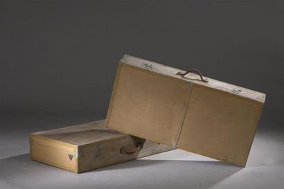  MOYNAT - Deux valises en toile enduite, vers 1930 H. 166 L. 77 P. 36 cm