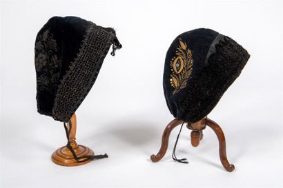 Deux coiffes, Alsace, XIXe siècle Bonnets...
