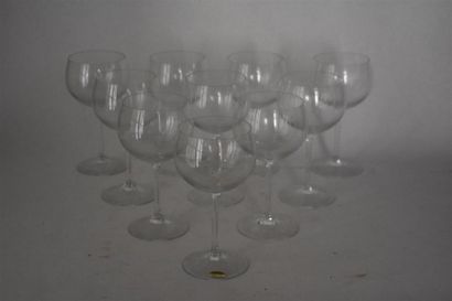 null Hartzviller, suite de dix verres à vin en cristal
H. 18 cm