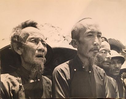 null Photographie militaire de l'Indochine, portrait de Cambodgiens vers 1950
Six...