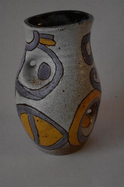 null Accolay
Vase en céramique polychrome
Signé sous la base
H. 27 cm