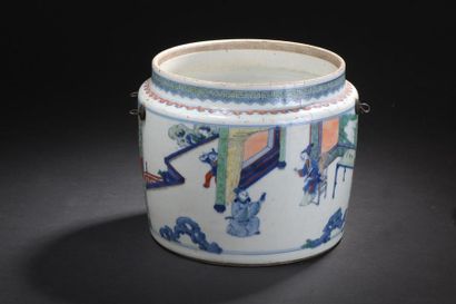 Pot en porcelaine Doucai Chine, XVIIIe-XIXe...