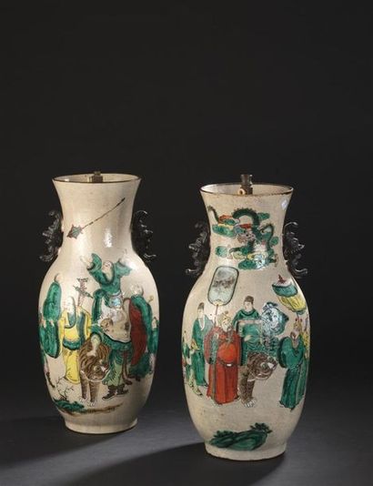 Paire de vases en porcelaine Nankin Chine,...