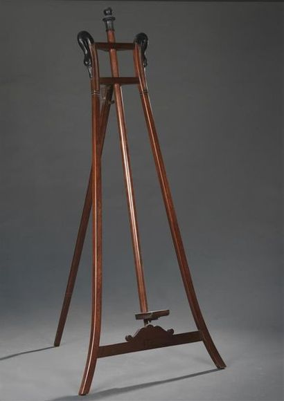 null Empire style easel, 19th century.
Made of mahogany and mahogany veneer, the...