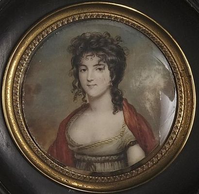 null École française, vers 1820
Portrait de femme au châle rouge
Miniature ronde.
D....