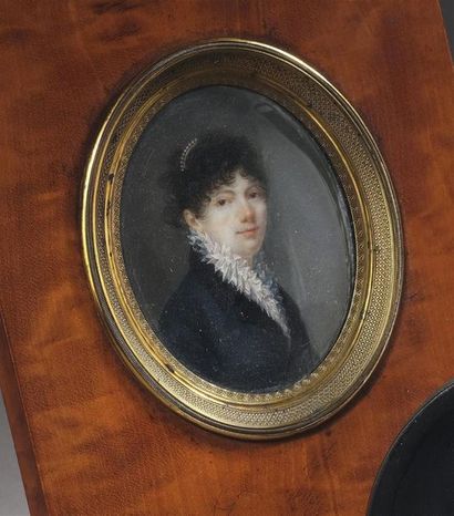 null École FRANÇAISE, vers 1815
Portrait de femme au diadème de perles
Miniature.
H....