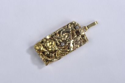 null Pendant with parallelepiped compression pattern in the taste of Caesar in 18K...