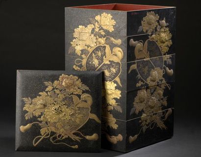 null Boîte à pique-nique en bois laqué
Japon, époque Meiji (1868-1912)
Rectangulaire,...