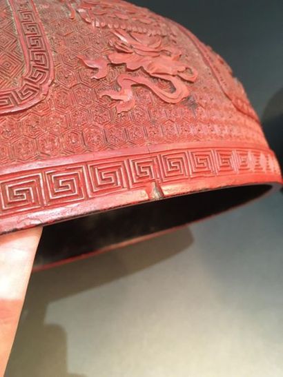 null Boîte couverte en laque rouge
Chine, fin du XVIIIe siècle
De forme circulaire,...