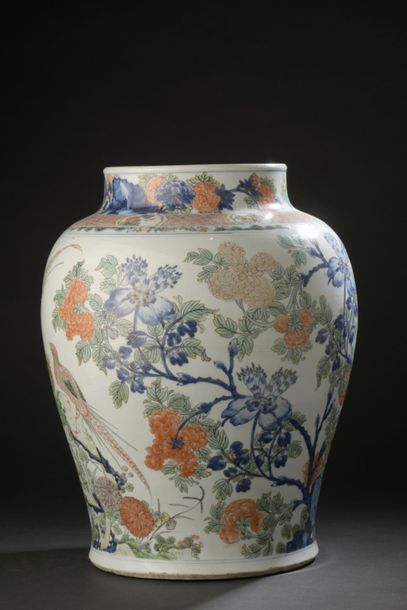 null Grand vase en porcelaine famille verte
Chine, XIXe siècle
Balustre, à décor...