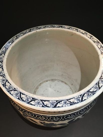 null Vasque à poisson en porcelaine bleu blanc
Chine, fin du XIXe - début du XXe...