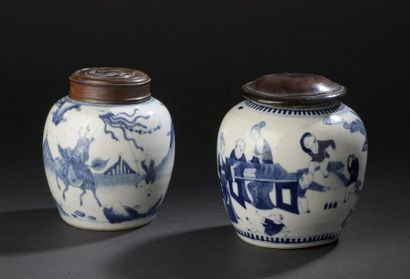 null Deux pots en porcelaine bleu blanc
Chine, XVIIIe et XIXe siècle
Globulaires,...