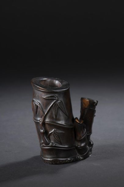 Vase en bois sculpté Chine, XXe siècle En...