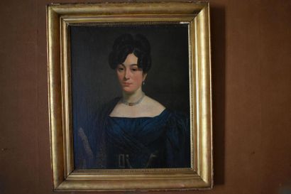null Ecole française vers 1820
Portrait de femme à la robe bleu
Huile sur toile
65...