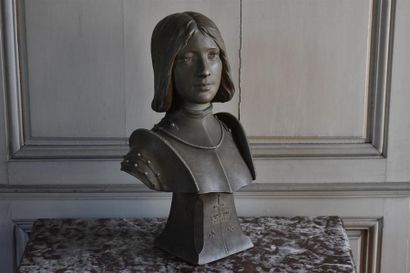 null Georges Charles COUDRAY (c. 1862 - c. 1932)
Jeanne d'Arc
Terre cuite
H. 55 cm
Petits...