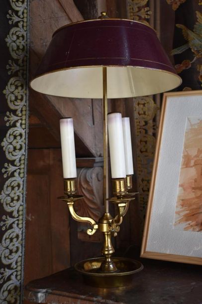 null Lampe bouillotte de style Louis XVI, XXe siècle
A trois feux
H. 54 cm