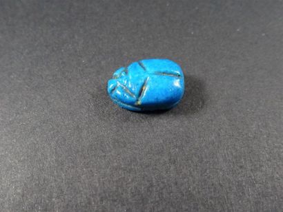 null Scarabée inscrit en faïence bleue, Egypte, Basse époque
L. 1,4 cm
Petite restauration
Ancienne...